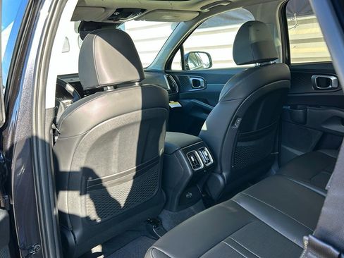 Certified 2025 Kia Sorento S w/ Panoramic Sunroof Package AWD/4WD image 14