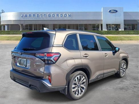 Used 2025 Subaru Forester Touring image 4