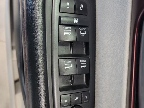 Used 2020 Chrysler Pacifica Limited FWD image 17