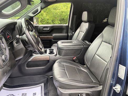 Used 2019 Chevrolet Silverado 1500 High Country w/ Technology Package AWD/4WD image 11