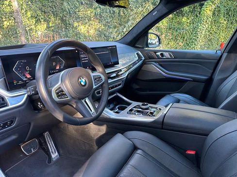 Used 2023 BMW X7 M60i w/ Executive Package image 10