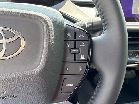 Used 2026 Toyota Prius XLE FWD image 10