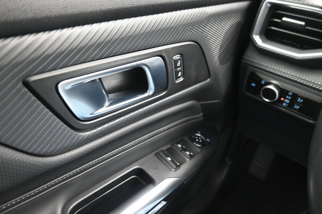 Used 2025 Ford Mustang Premium RWD image 10