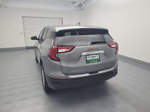 Used 2024 GMC Terrain SLE FWD image 6