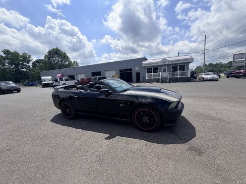 Used 2010 Ford Mustang GT Premium RWD image 6