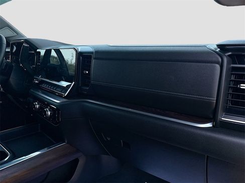 Used 2024 GMC Sierra 2500 SLT w/ SLT Premium Package image 30