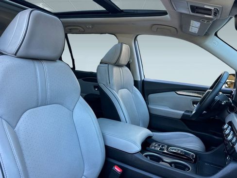 Used 2023 Honda Pilot Elite image 32