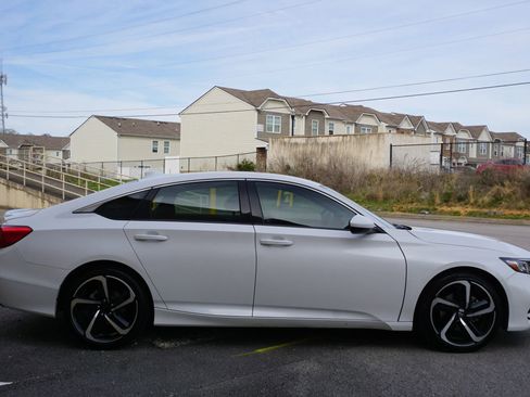 Used 2018 Honda Accord Sport image 6