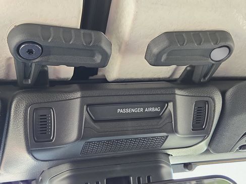 New 2025 Jeep Gladiator Sport image 30