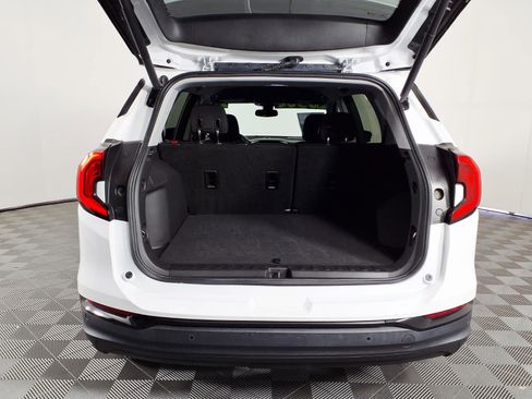 Used 2020 GMC Terrain SLE w/ Driver Convenience Package FWD image 8