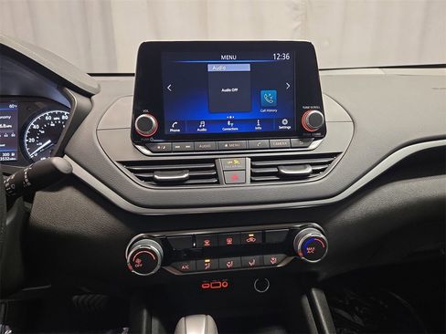 Used 2025 Nissan Altima 2.5 S image 19