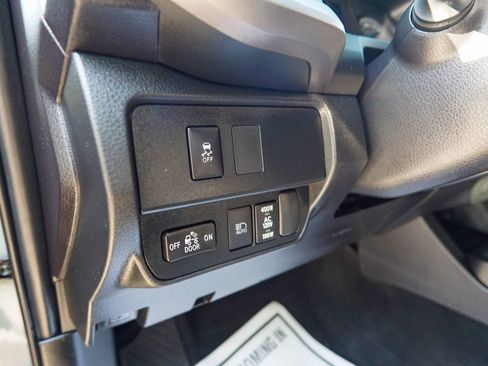 Used 2022 Toyota Tacoma TRD Off-Road image 18