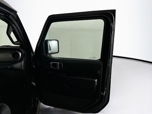 Used 2022 Jeep Wrangler Willys image 30