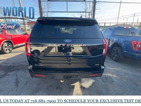 Used 2025 Ford Expedition Max Active image 4