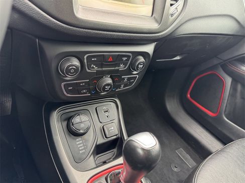 Used 2021 Jeep Compass Trailhawk image 22