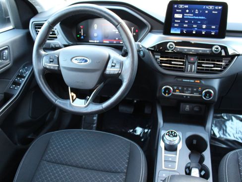 Used 2025 Ford Escape Active image 3