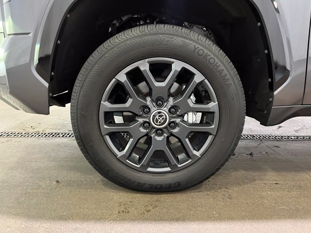 Used 2024 Toyota Tundra Platinum AWD/4WD image 26