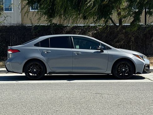 Used 2022 Toyota Corolla SE w/ Carpet Mat Package (TMS) FWD image 3