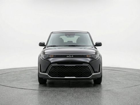 Used 2025 Kia Soul LX w/ LX Technology Package FWD image 2