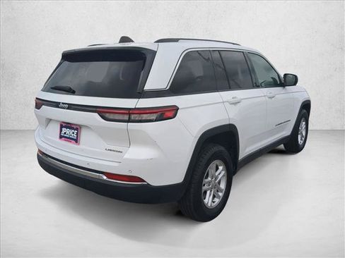 Used 2023 Jeep Grand Cherokee Laredo RWD image 5