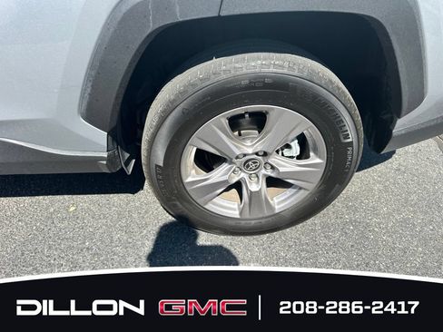 Used 2025 Toyota RAV4 XLE AWD/4WD image 17