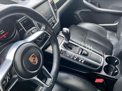Used 2017 Porsche Macan S image 18