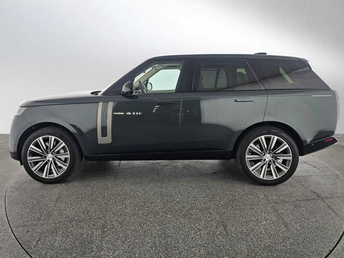 Used 2023 Land Rover Range Rover SE AWD/4WD image 2