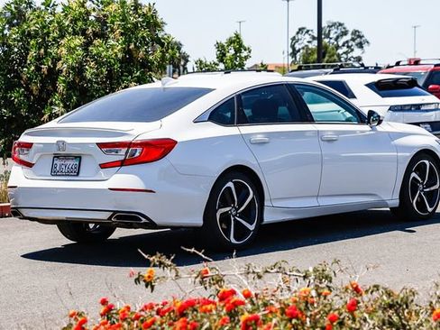 Used 2019 Honda Accord Sport image 5