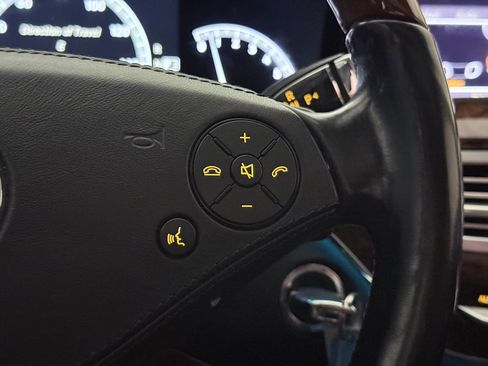 Used 2011 Mercedes-Benz S 550 4MATIC image 38