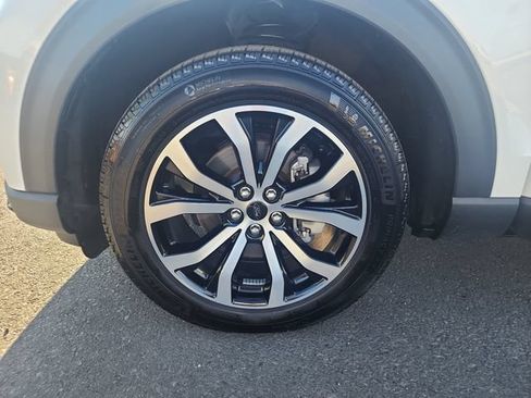 Used 2025 Ford Explorer ST-Line AWD/4WD image 26