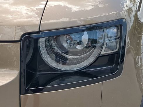 Used 2020 Land Rover Defender 110 First Edition image 10