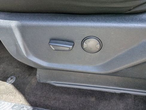 Used 2020 Ford Expedition XLT image 21