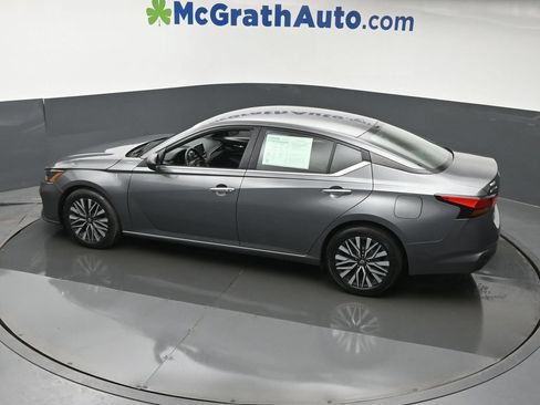 Used 2024 Nissan Altima 2.5 SV FWD image 24