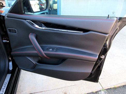 Used 2015 Maserati Quattroporte S Q4 image 22