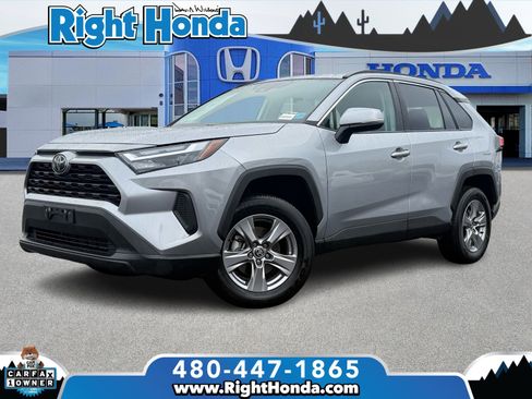 Used 2025 Toyota RAV4 XLE image 1