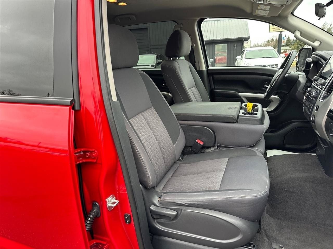 Used 2021 Nissan Titan SV RWD image 21