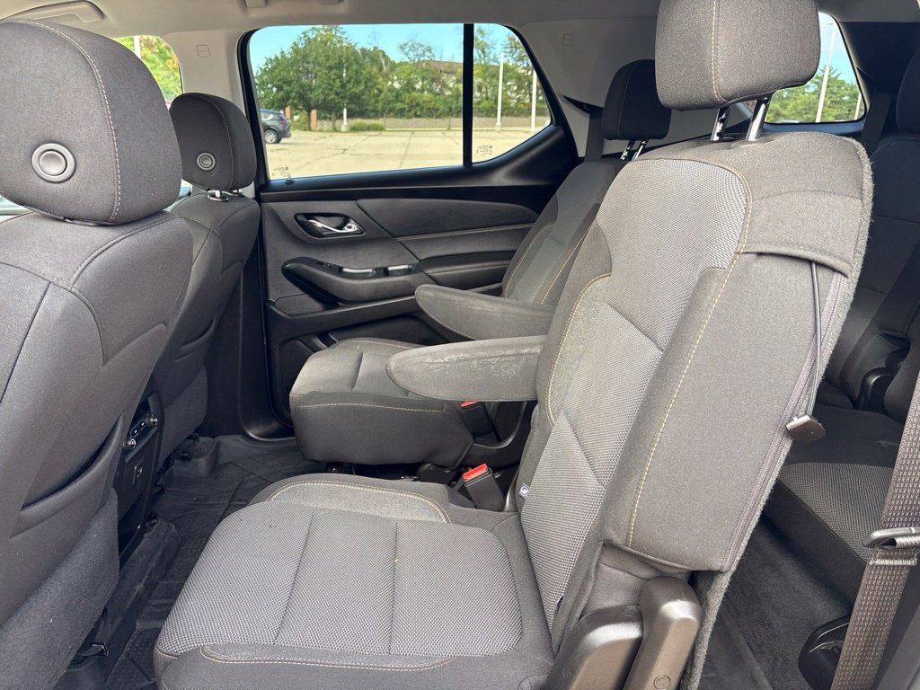 Used 2021 Chevrolet Traverse LT w/ LPO, Floor Liner Package AWD/4WD image 19