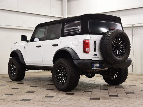 Used 2022 Ford Bronco Black Diamond w/ Sasquatch Package image 5