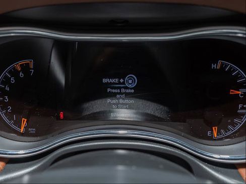 Used 2020 Jeep Grand Cherokee Summit AWD/4WD image 3
