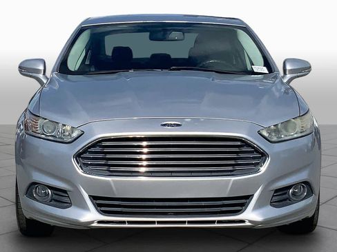 Used 2014 Ford Fusion SE w/ Equipment Group 202A image 4