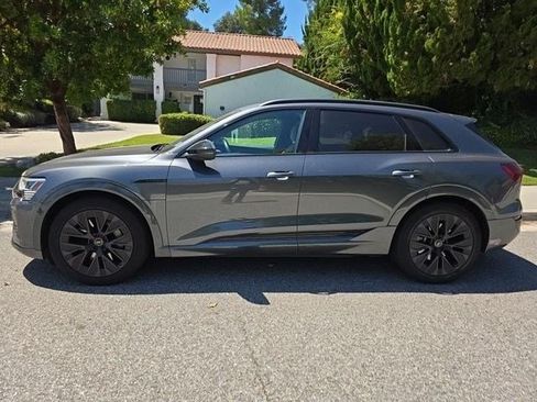 Used 2024 Audi Q8 e-tron Prestige AWD/4WD image 3