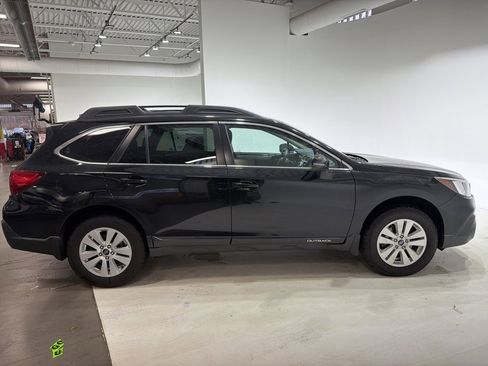 Used 2018 Subaru Outback 2.5i Premium image 4