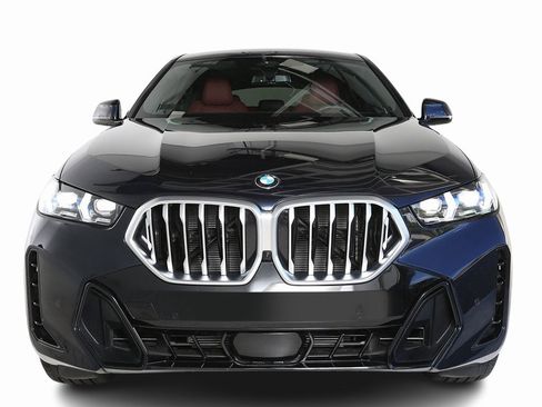Used 2025 BMW X6 xDrive40i w/ Parking Assistance Package image 2