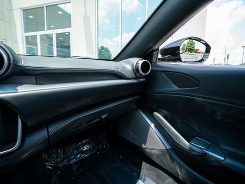 Used 2019 Ferrari Portofino RWD image 44