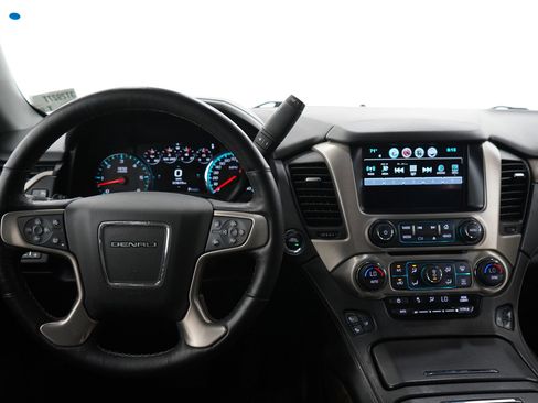 Used 2018 GMC Yukon Denali image 13