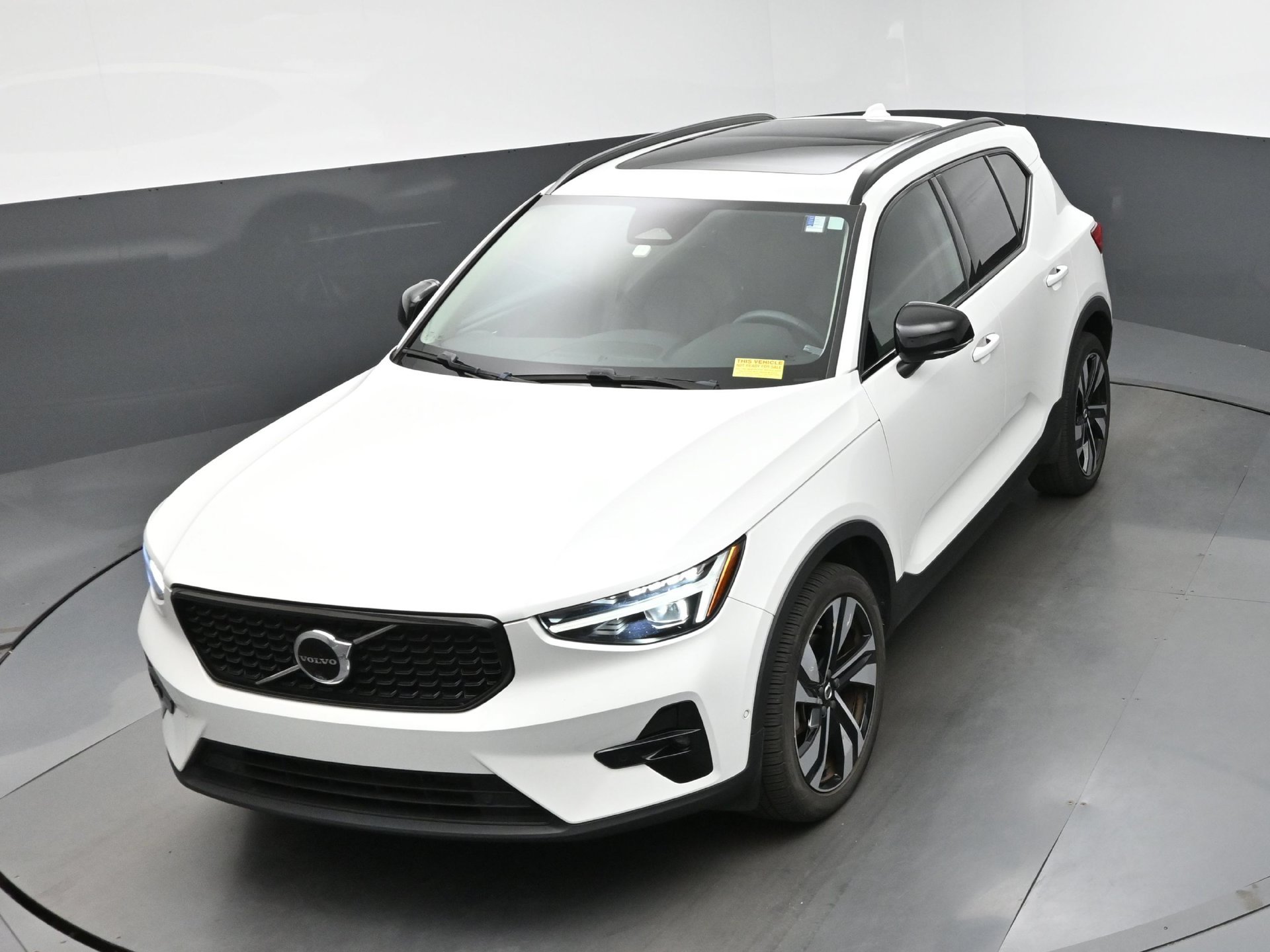 Used 2024 Volvo XC40 B5 Ultimate w/ Protection Package Premier AWD/4WD image 19