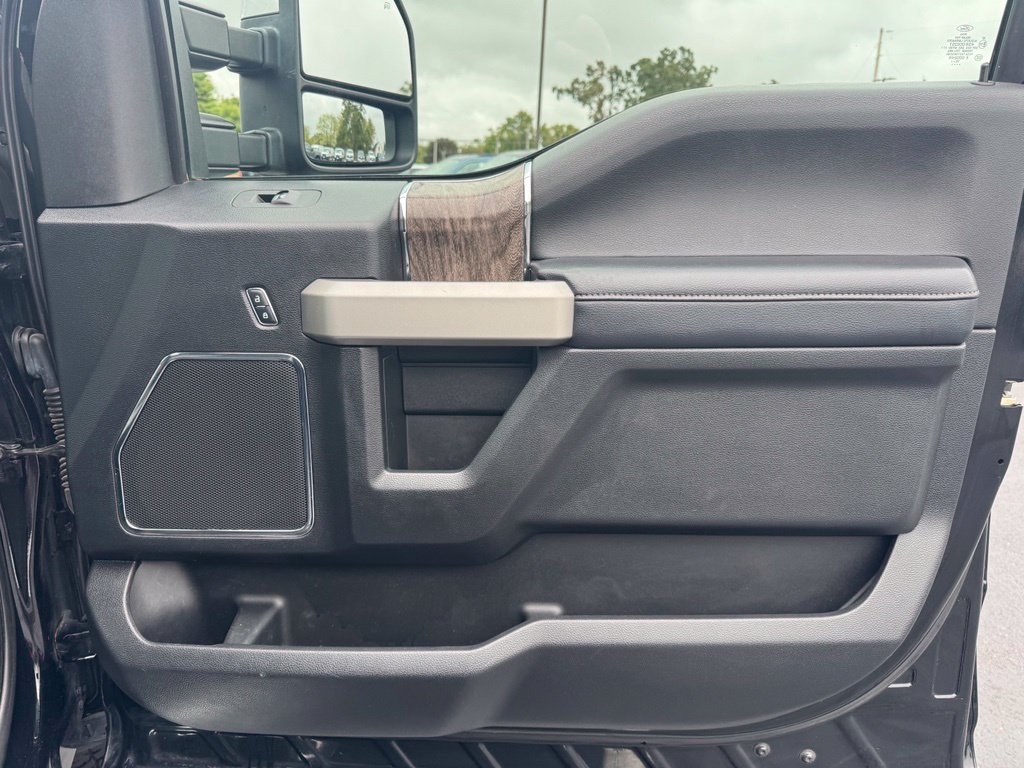Used 2017 Ford F250 Lariat w/ Chrome Package AWD/4WD image 14