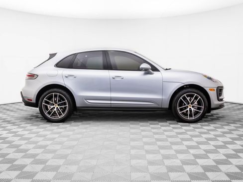 Used 2022 Porsche Macan S w/ Premium Package image 7