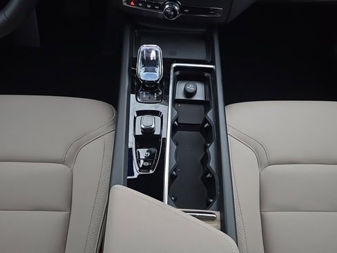 New 2026 Volvo XC60 B5 Plus w/ Climate Package image 20