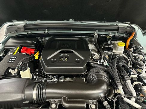 Used 2024 Jeep Wrangler Unlimited w/ Convenience Group image 32